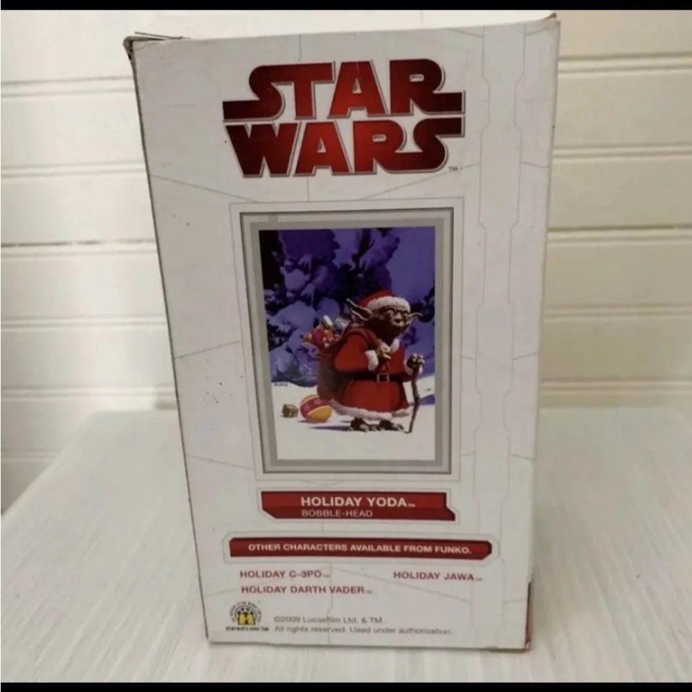 Collectible Holiday Yoda Bubble Head Funko Pop. - Picture 5 of 6